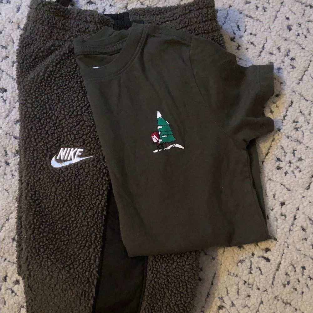 Nike Kids' Dark Green Tee and Green Fleece Joggers